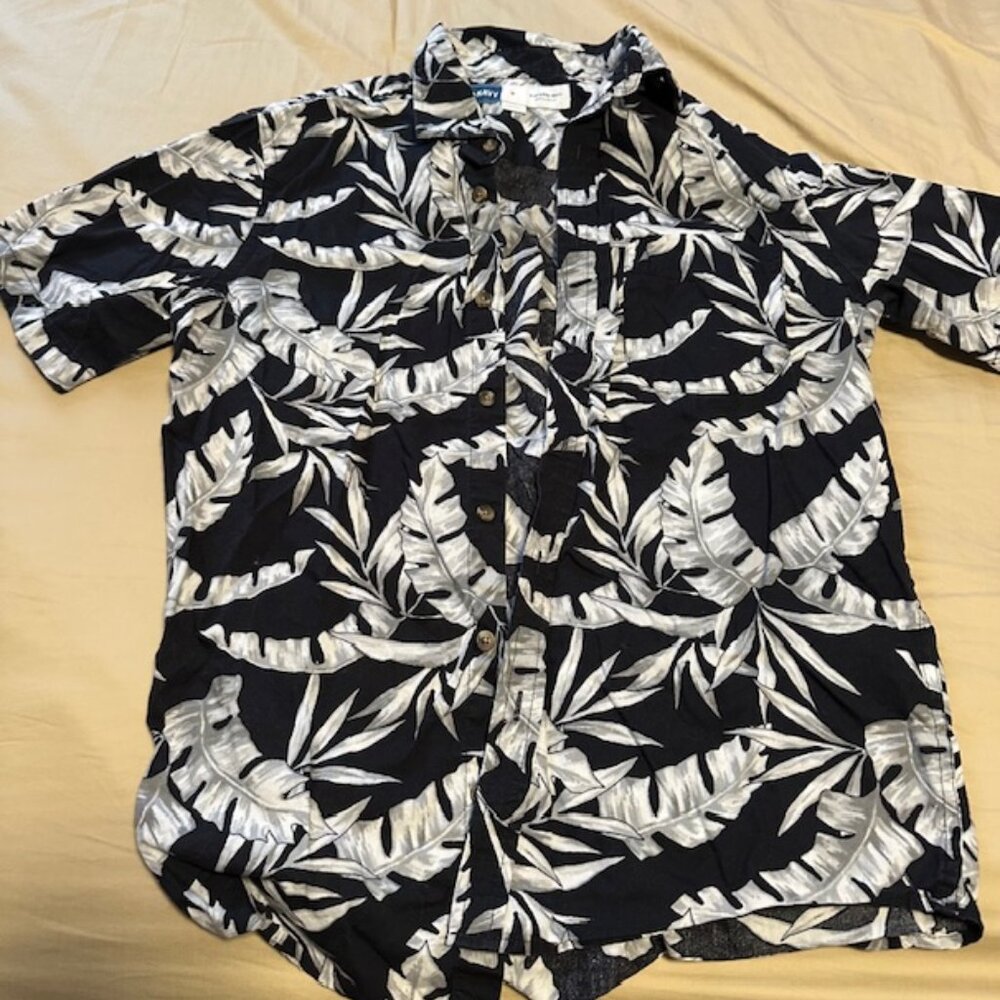 Old Navy everyday hawaiin shirt
